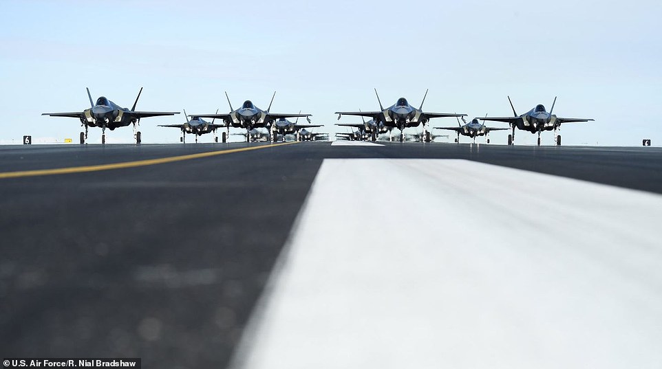 سوپای ئەمەریکا نمایشی فڕۆکەی ئێف- 35 دەکات